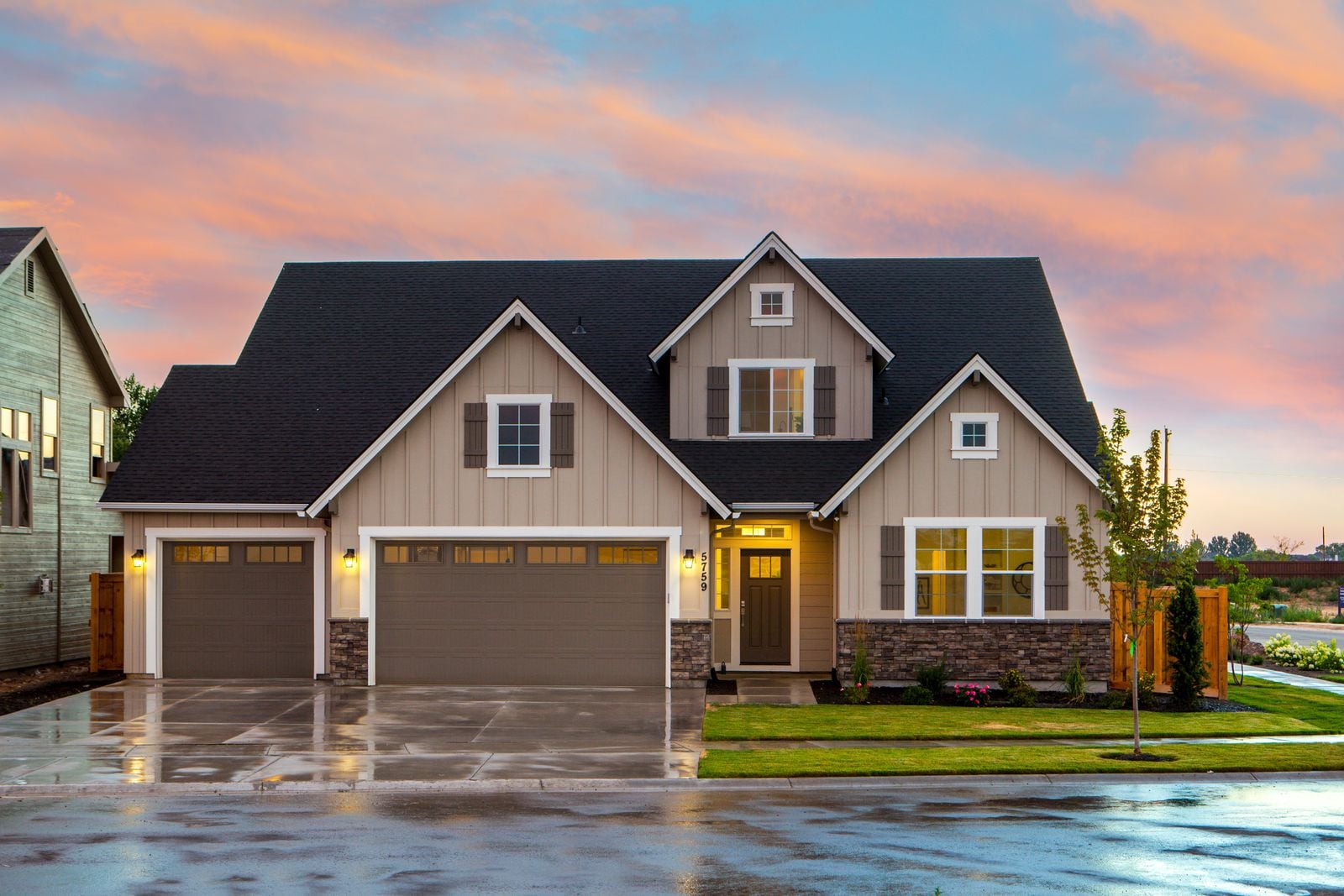 Real photograph of a suburban home at dusk, topic image for appraisal gaps Crown Point shop